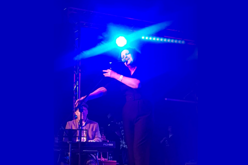 Belle Hendrik live at Mitchell Creek Rock and Blues Festival