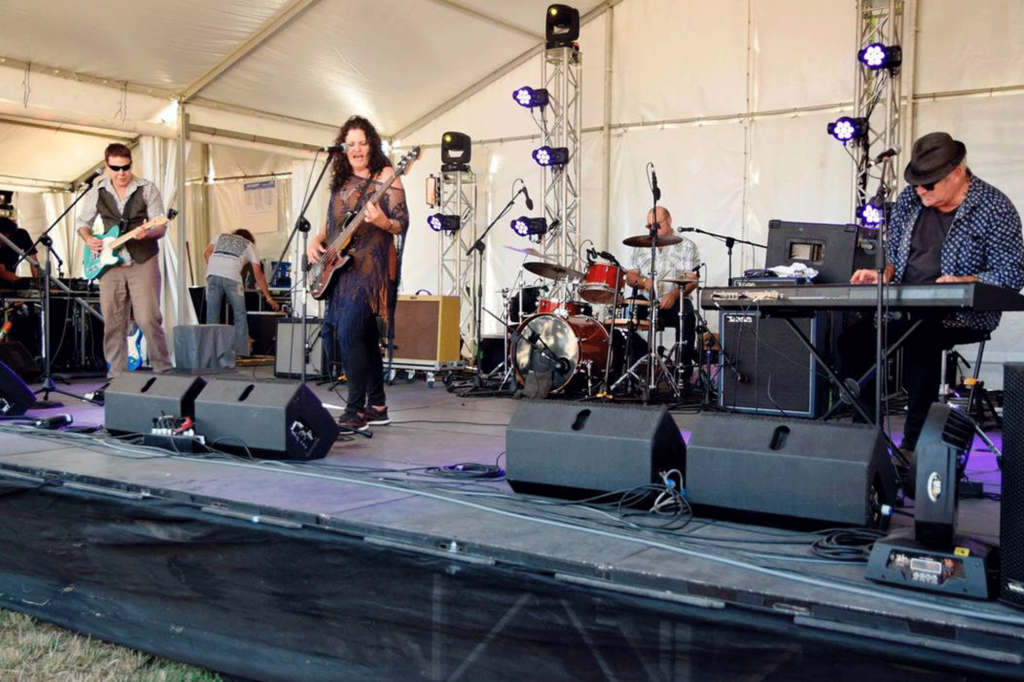 Belle Hendrik live at Mitchell Creek Rock and Blues Festival